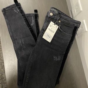 Zara NWT: The skinny with velvet stripes